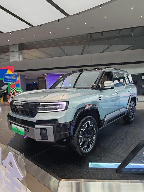 重庆133比亚迪方程豹硬派越野的爆款，英菲尼迪35周年与你共成长